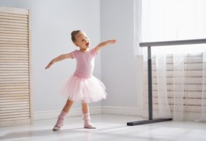 niña baila ballet